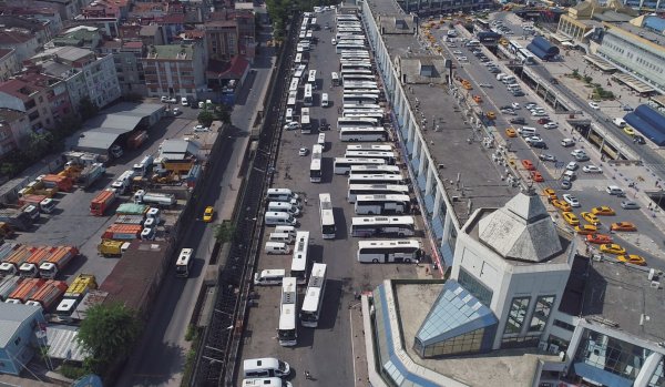 i Memleketlerine giden tatilciler dönüyor