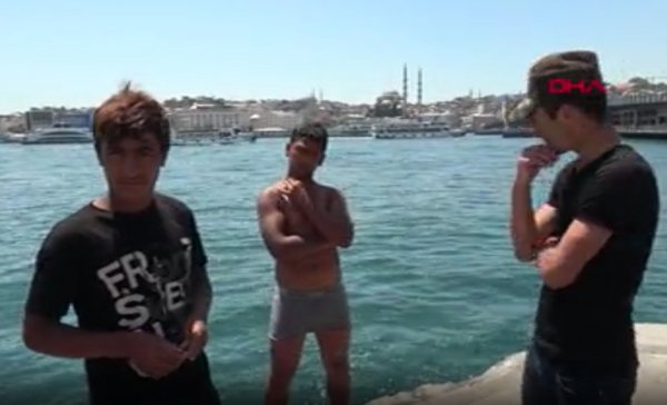 d Mehmetçik denizde de can kurtarıyor