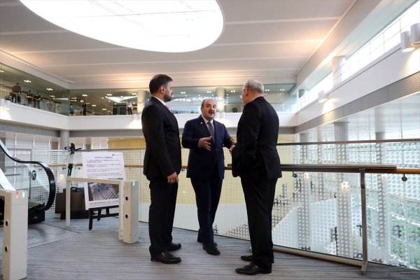 a Bakan Varank: Dijitalleşmede tüketici güveni kazanılmalı