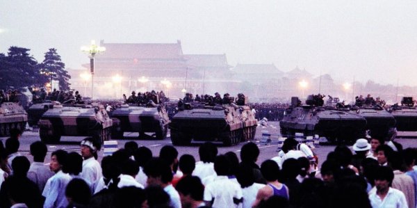 Çin'den Washington Post ve Guardian'a engelleme