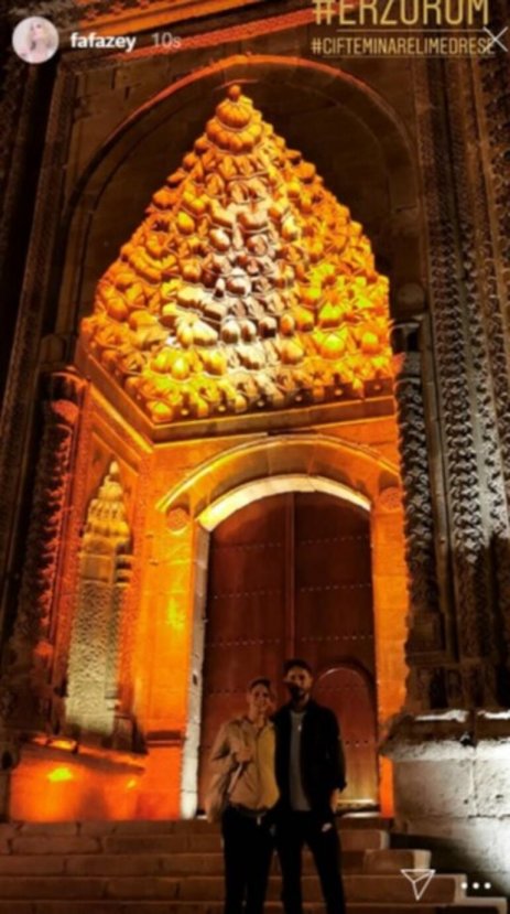 Farah Zeynep Abdullah dedesinin köyüne gitti