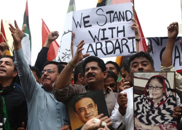 i Eski devlet başkanı para aklamadan gözaltına alındı