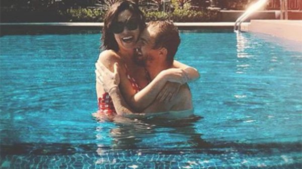 Şükran Ovalı'nın havuz keyfi