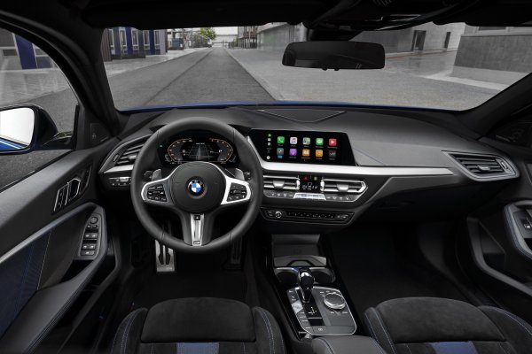 BMW'nin yeni 1 serisi tasarımıyla dikkat çekiyor