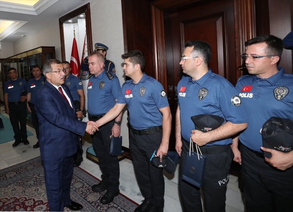 a Sırbistan hudut kapılarında Türk polisine görev