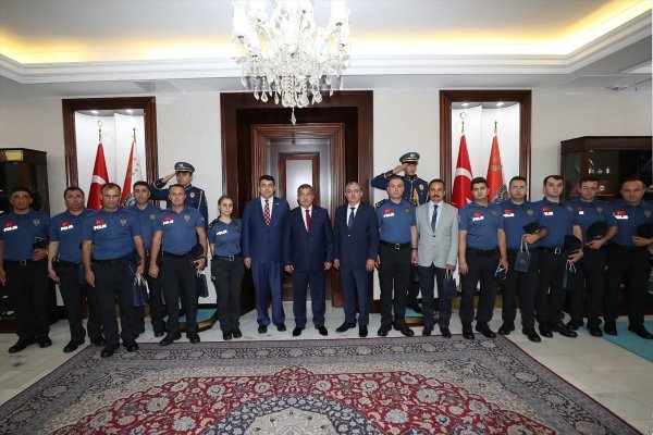 a Sırbistan hudut kapılarında Türk polisine görev