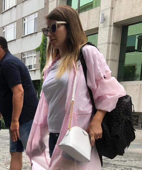 Hazal Kaya'nın bebeği göründü