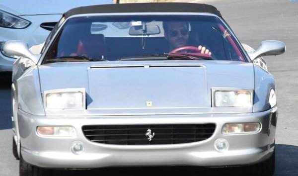 Kıvanç Tatlıtuğ Ferrari’sini satamadı