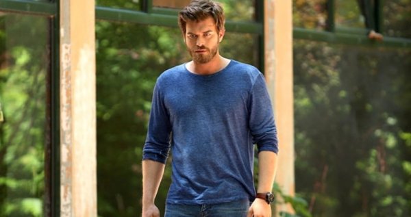 Kıvanç Tatlıtuğ Ferrari’sini satamadı