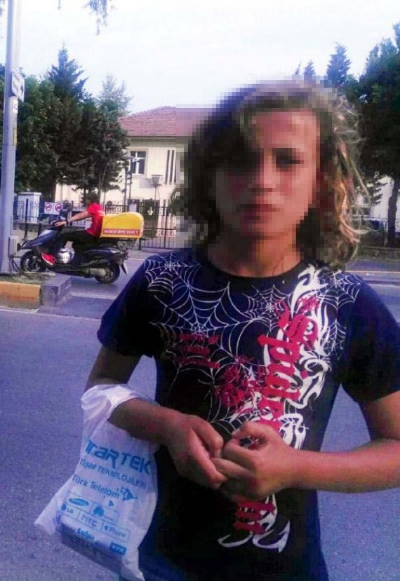 d Dilenci kadın Suriyeli kardeşleri dövdü