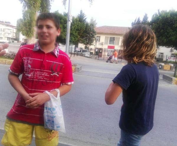 d Dilenci kadın Suriyeli kardeşleri dövdü