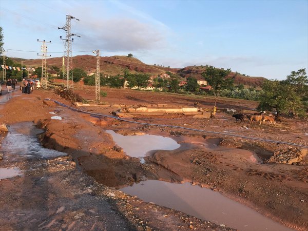 a Kırıkkale'de sel: 2 ölü