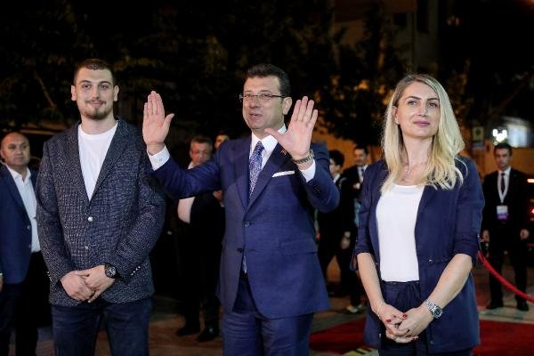 Fotoğraf sırasında İmamoğlu ile Yıldırım'ın diyaloğu