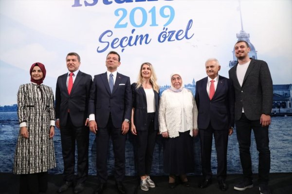 a Fotoğraf sırasında İmamoğlu ile Yıldırım'ın diyaloğu