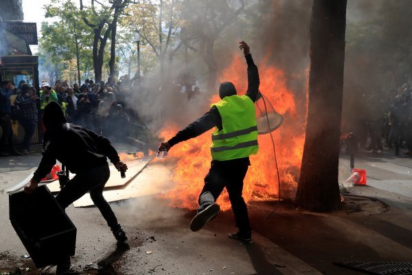 Fransa'da Sarı Yelekliler'in 7. ayı doldu