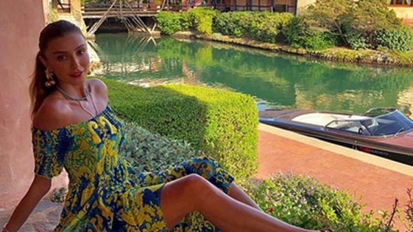 Özge Ulusoy sevgilisiyle tatilde