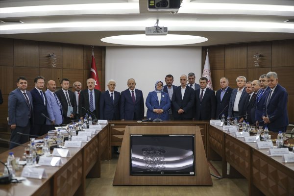 a Türk-İş, toplu iş sözleşmesi talebini bakanlığa sundu