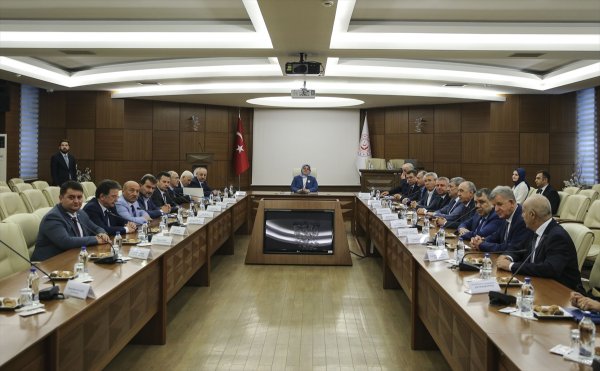 a Türk-İş, toplu iş sözleşmesi talebini bakanlığa sundu