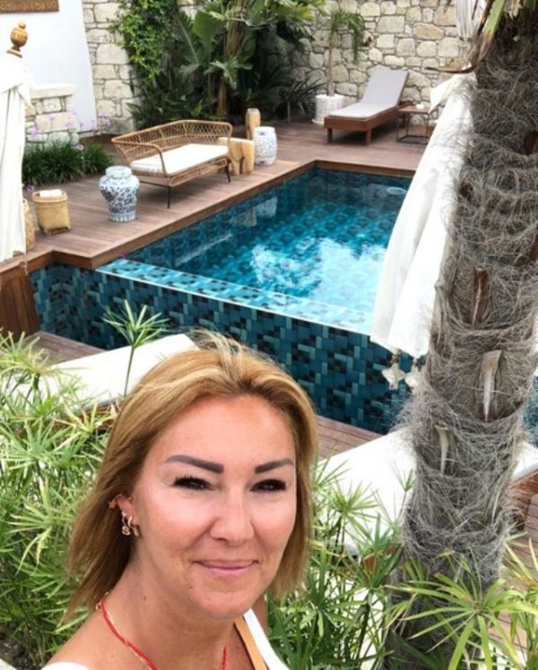 Pınar Altuğ makyajsız