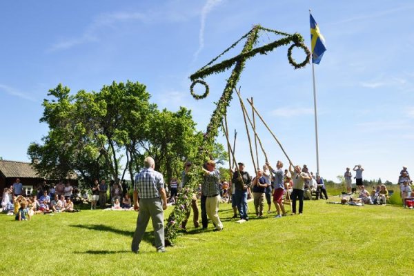 İsveç, en uzun gününü kutladı