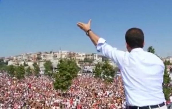 Ekrem İmamoğlu Üsküdarlılarla buluştu