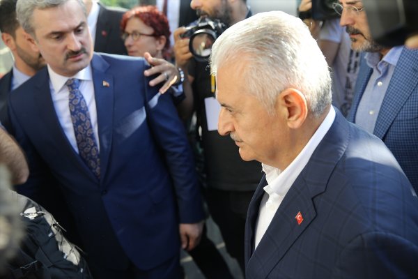 a Binali Yıldırım AK Parti İl Başkanlığı'nda