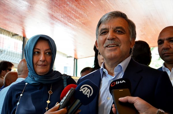 a Abdullah Gül oyunu kullandı