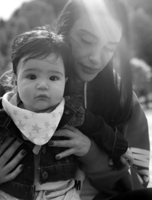 Hamza Arda Turan'ın annesine benzerliği dikkat çekti