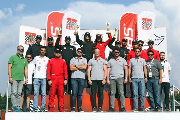 i TOSFED yetenekli sürücüleri değerlendiriyor