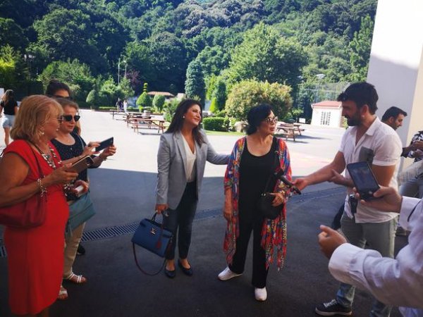 Türkan Şoray ile Sibel Can, son 15 dakika kala oy kullandı