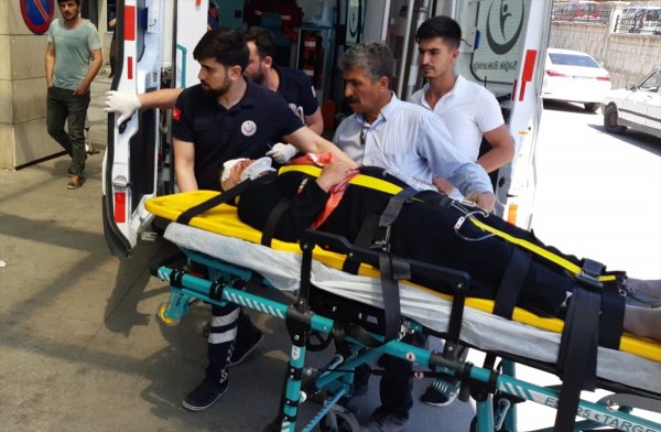 a Siirt'te trafik kazası: 1'i ağır 10 yaralı