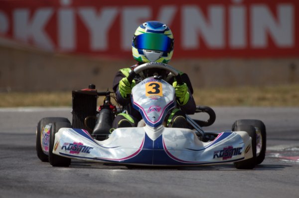Karting yarışması hızlı başladı