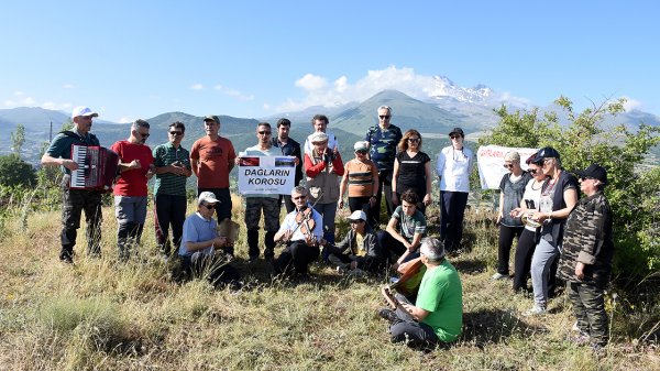 r Kayseri'de sazlı sözlü doğa yürüyüşü