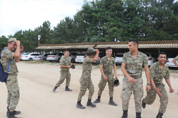 Askerler terhis için geri sayıma geçti