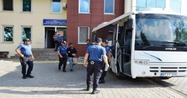 Çanakkale'de uyuşturucu tacirlerine baskın: 12 gözaltı