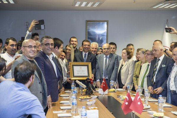 a İBB'de devir teslim günü