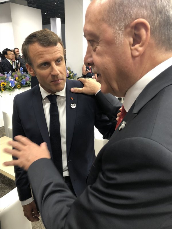 a Macron, Erdoğan karşısında ezik kaldı