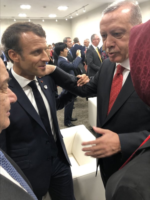 a Macron, Erdoğan karşısında ezik kaldı