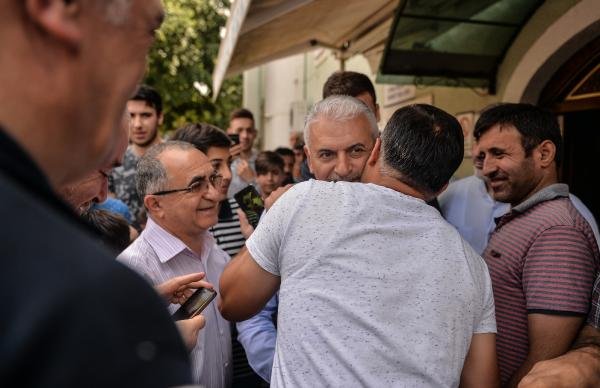 Binali Yıldırım: Çay teklifim geçerli