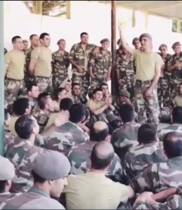 Manuş Baba terhis oldu