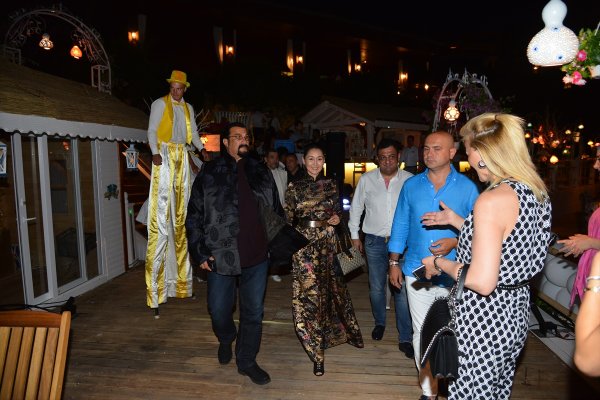 a ABD'li aktör Steven Seagal Bodrum'da tatil yapıyor