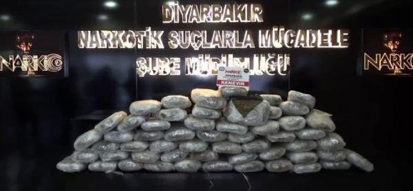 Diyarbakır'da 147 kilo 500 gram esrar ele geçirildi