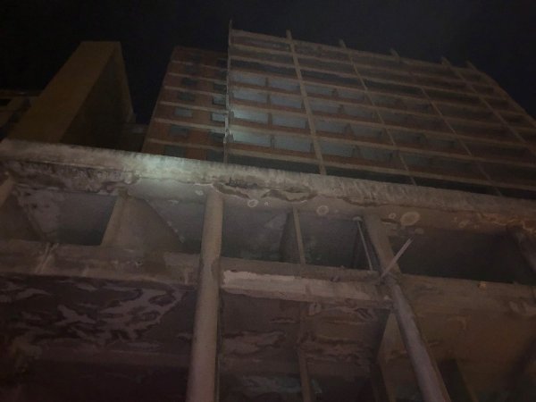 Çekirdek yemek için çıktı binadan düştü