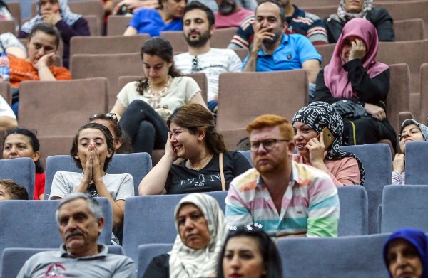 a TOKİ, Başakşehir Ayazma'da hak sahiplerini belirledi