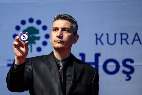 a TOKİ, Başakşehir Ayazma'da hak sahiplerini belirledi