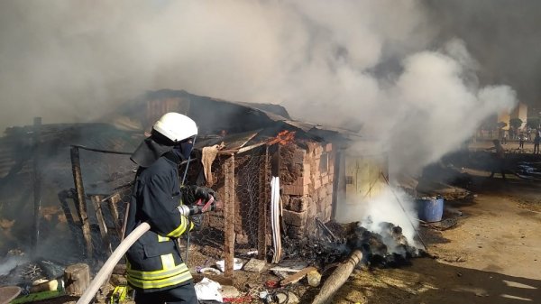 Sivas’taki yangında 4 inek telef oldu