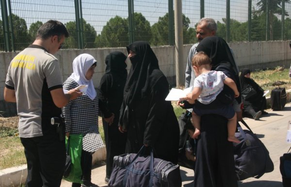 i Suriyelilerden 11 bini Türkiye’ye döndü