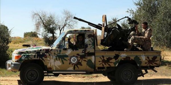 Hafter güçleri göçmen merkezini vurdu: En az 40 ölü