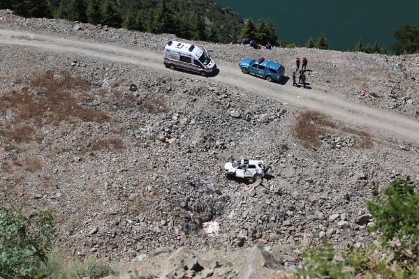 Uçurumdan yuvarlanan cipteki kız çocuğu öldü