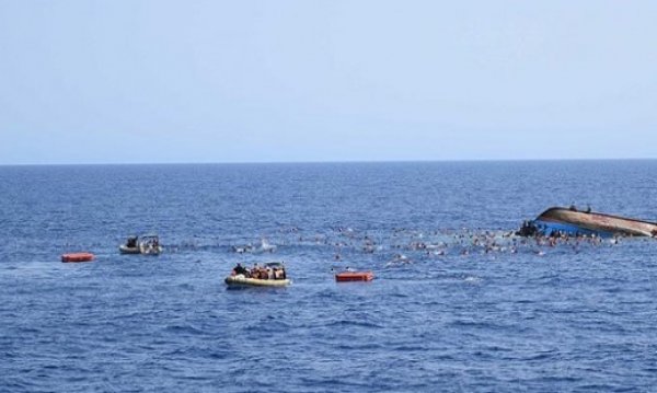 Tunus açıklarında göçmen teknesi battı